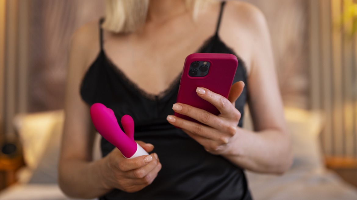 La Guía del Vibrador: Cómo comprar, cuidar y elegir el perfecto para ti